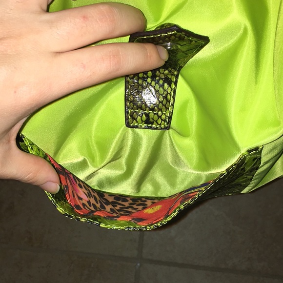 Reversible Falchi Green and Brown Bag - Picture 12 of 17